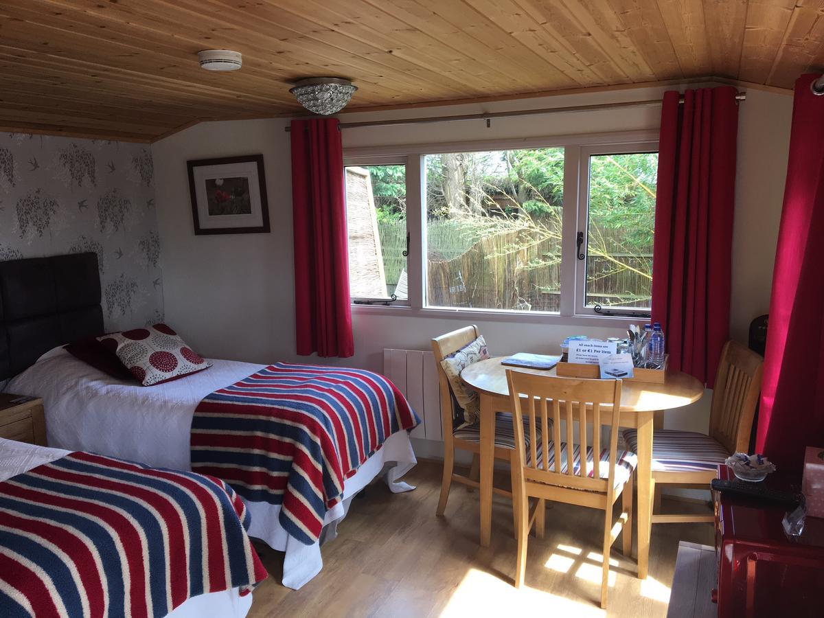 The Willows Guest House Takeley Exterior photo